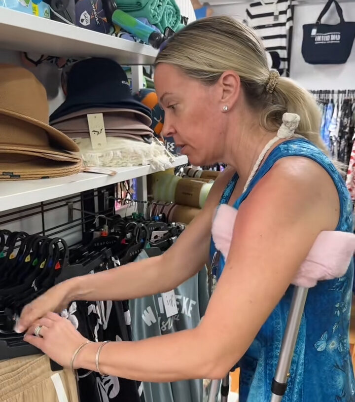 Kate Gosselin shops in New Zealand with a diamond ring visible on her left hand.