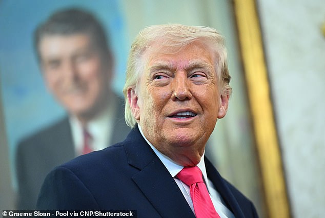 Donald Trump at the Oval Office during the swearing-in of Homeland Security Secretary Markwayne Mullin.