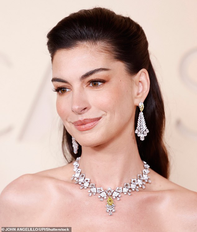 Anne Hathaway on the 98th Academy Awards red carpet