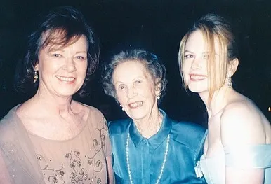 Nicole Kidman with her mother Janelle (left) and grandmother. (@nicolekidman/Instagram)