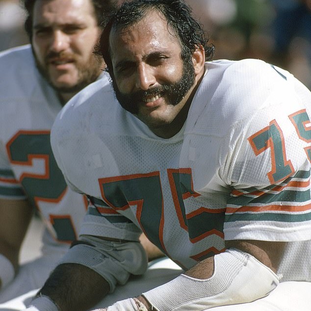 Manny Fernandez, the ferocious mutton-chopped lineman who starred on the Miami Dolphins' famed 'No-Name Defense,' has passed away at 79 - Daily Mail US