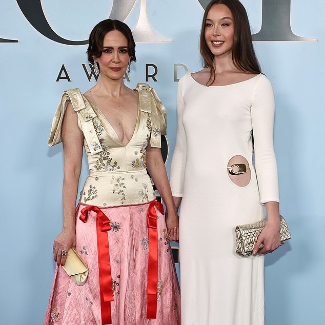 Sarah Paulson put on an unexpectedly cozy with her on-stage co-star Ella Beatty at Sunday's 79th Annual Tony Awards in New York City - Daily Mail US
