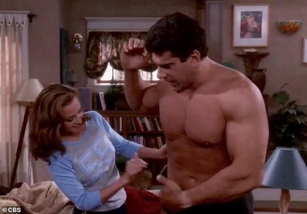 Lou Ferrigno playing himself in a scene from The King of Queens.
