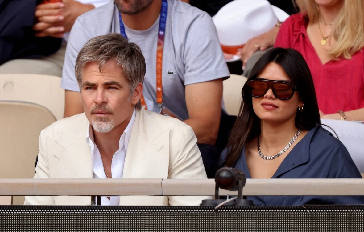 Keeping it casual at Roland-Garros, Chris Pine and Keana Sky Wenger enjoy their low-key date appearance.